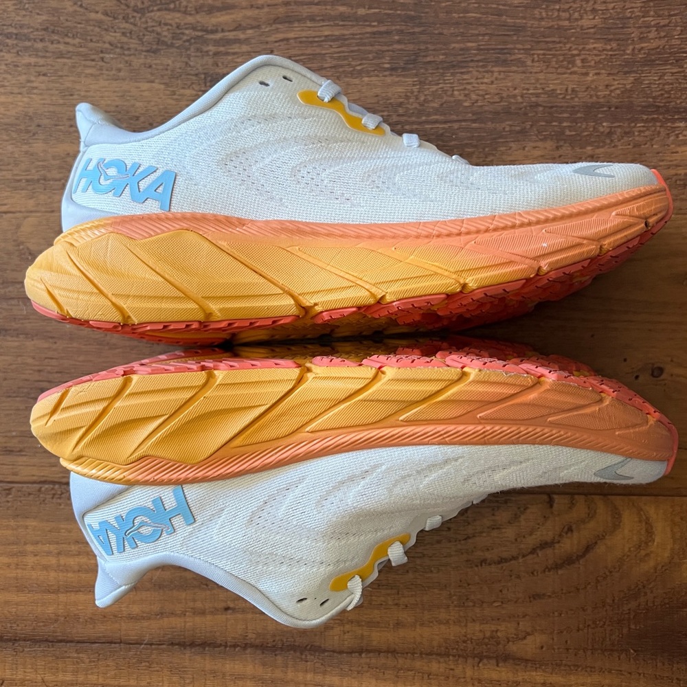 Hoka Arahi 6